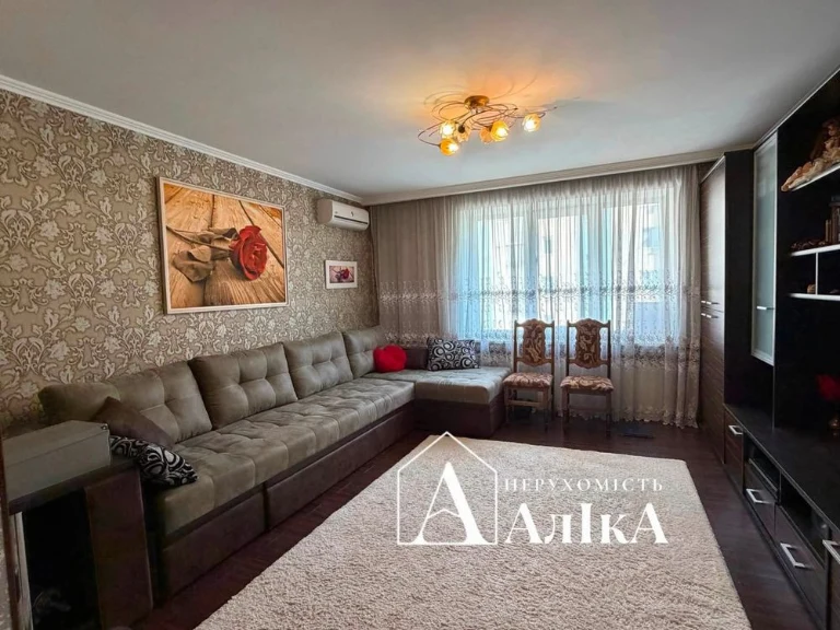 Продам 3-кімнатну квартиру готову для проживання! Продаж по