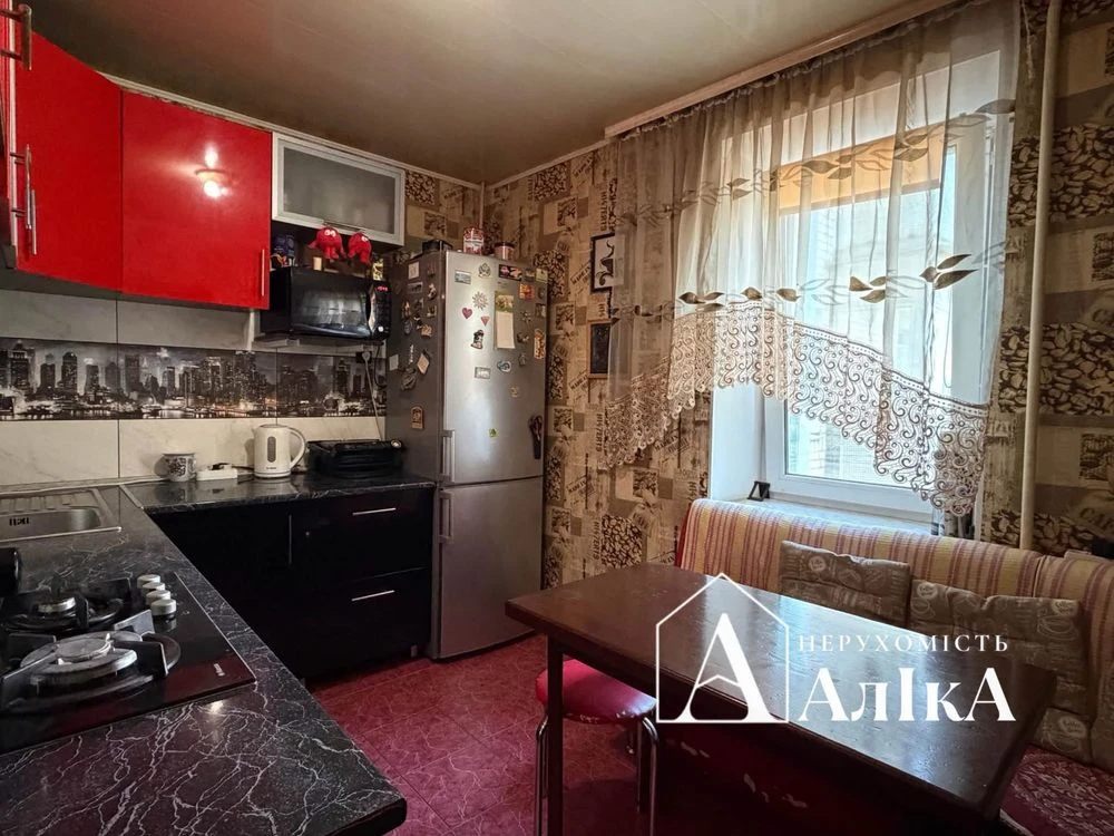 Продам 3-кімнатну квартиру готову для проживання! Продаж по