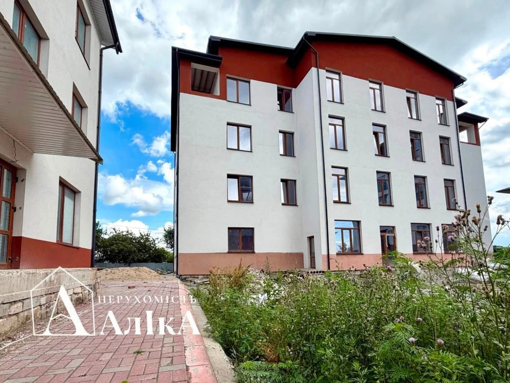 Продам 2-кімнатну квартиру в новому будинку з окремим входом