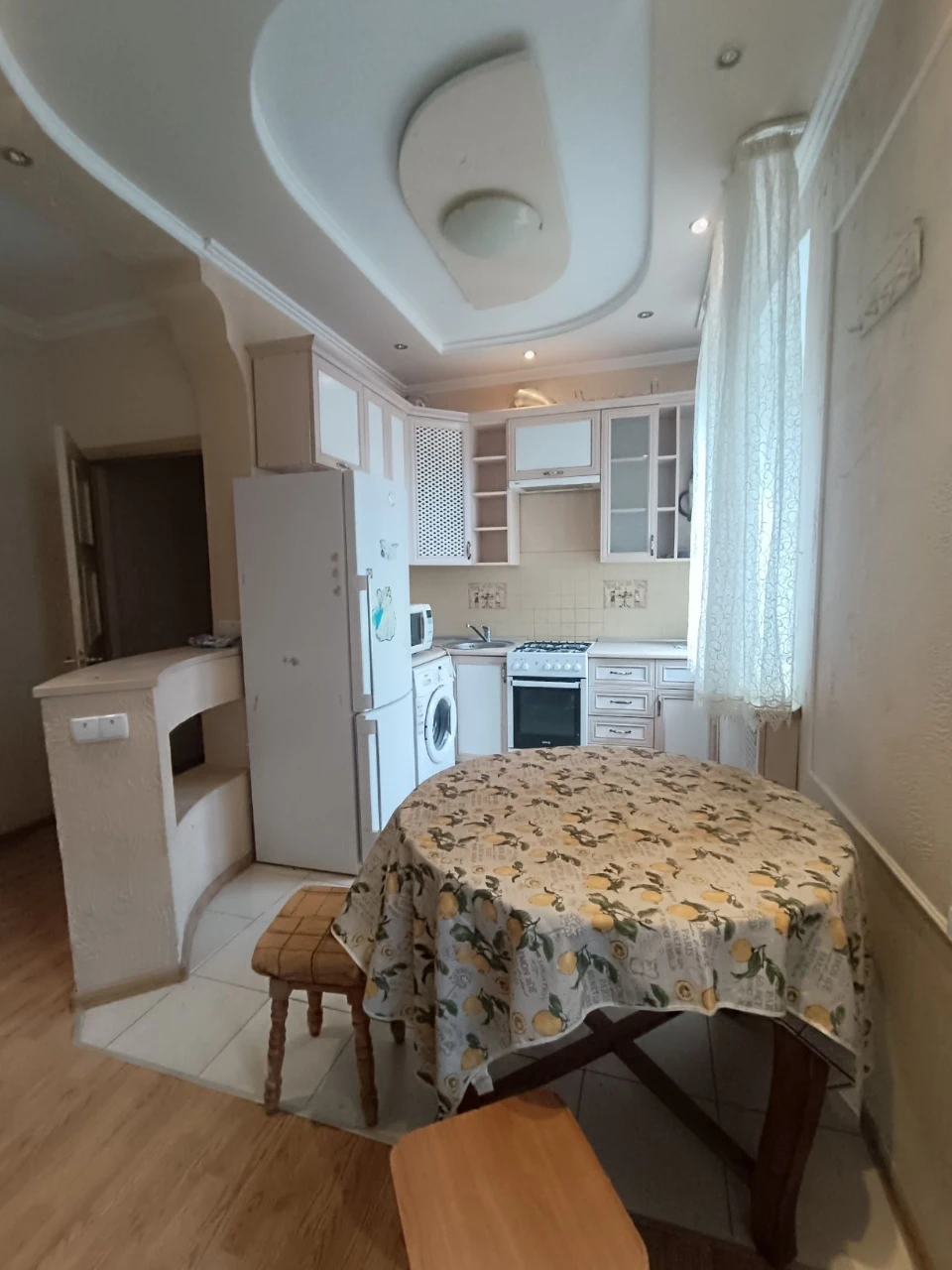 Продається перепланована двокімнатна квартира поруч з парком
