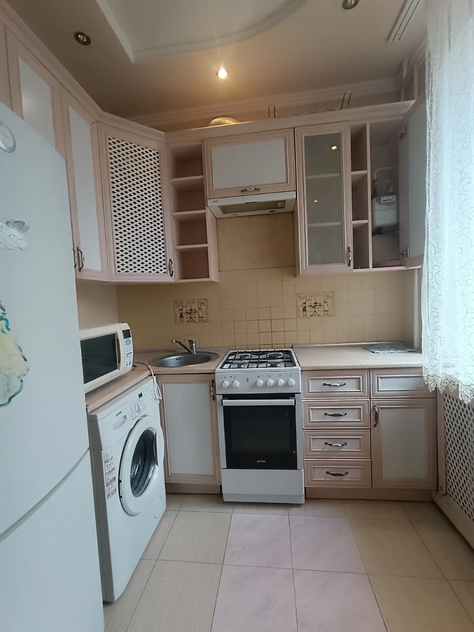 Продається перепланована двокімнатна квартира поруч з парком