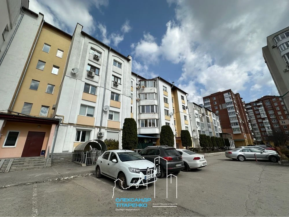 Продам ЕКСКЛЮЗИВНУ 3-кімнатну квартиру в самому центрі міста