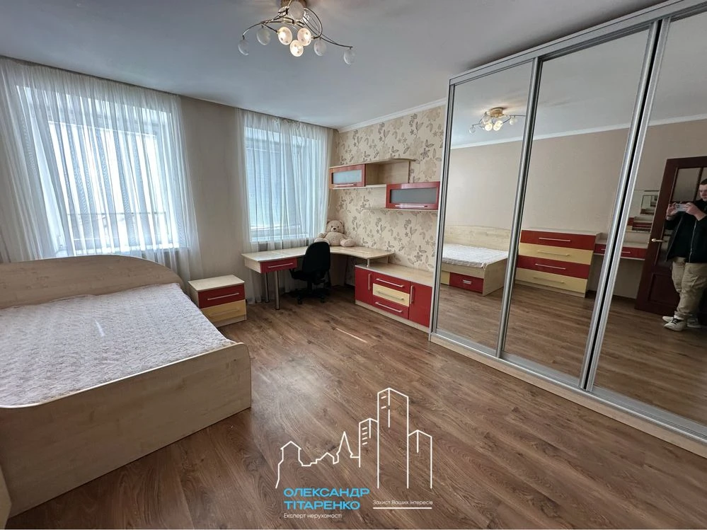 Продам ЕКСКЛЮЗИВНУ 3-кімнатну квартиру в самому центрі міста