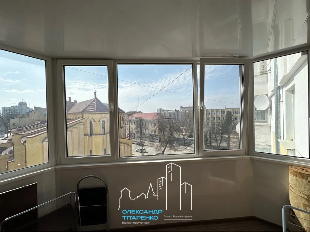 Продам ЕКСКЛЮЗИВНУ 3-кімнатну квартиру в самому центрі міста