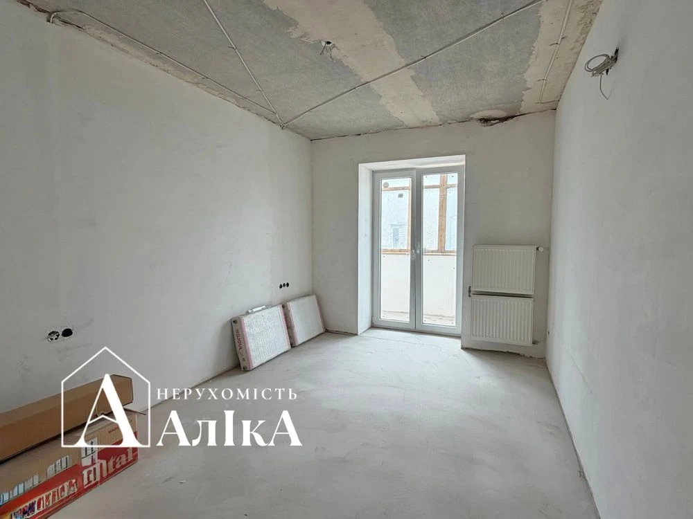 Продам велику 3-кімнатну квартиру підготовлену під Ваш ремон