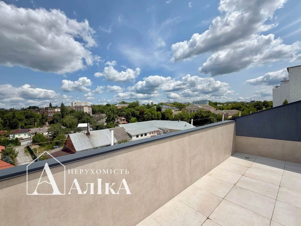 Продам дворівневу квартиру в новобудові з сучасним ремонтом