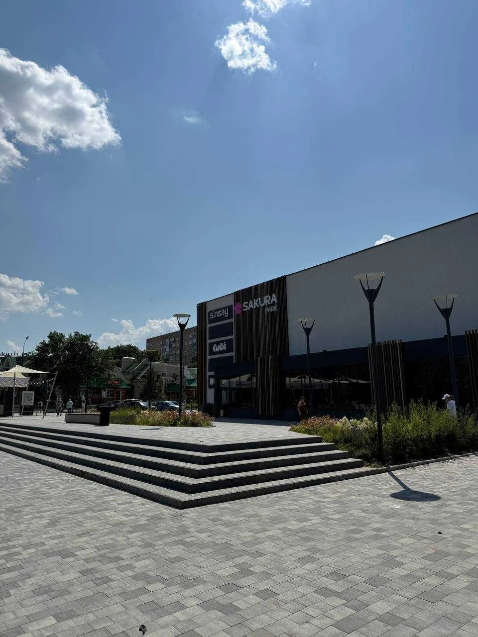 ПРОДАЄТЬСЯ простора 3-кімнатна квартира в новому будинку у ц