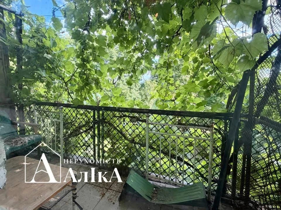 Продам велику 3-кімнатну квартиру під ремонт