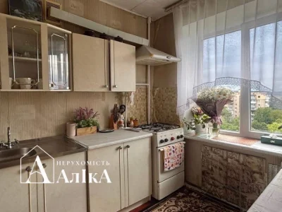 Продам 2-кімнатну квартиру з хорошим плануванням