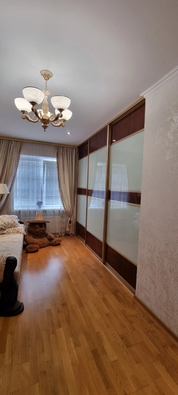 Продається 3 кімнатна квартира.