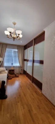 Продається 3 кімнатна квартира.