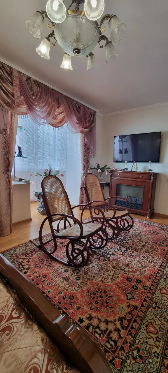 Продається 3 кімнатна квартира.