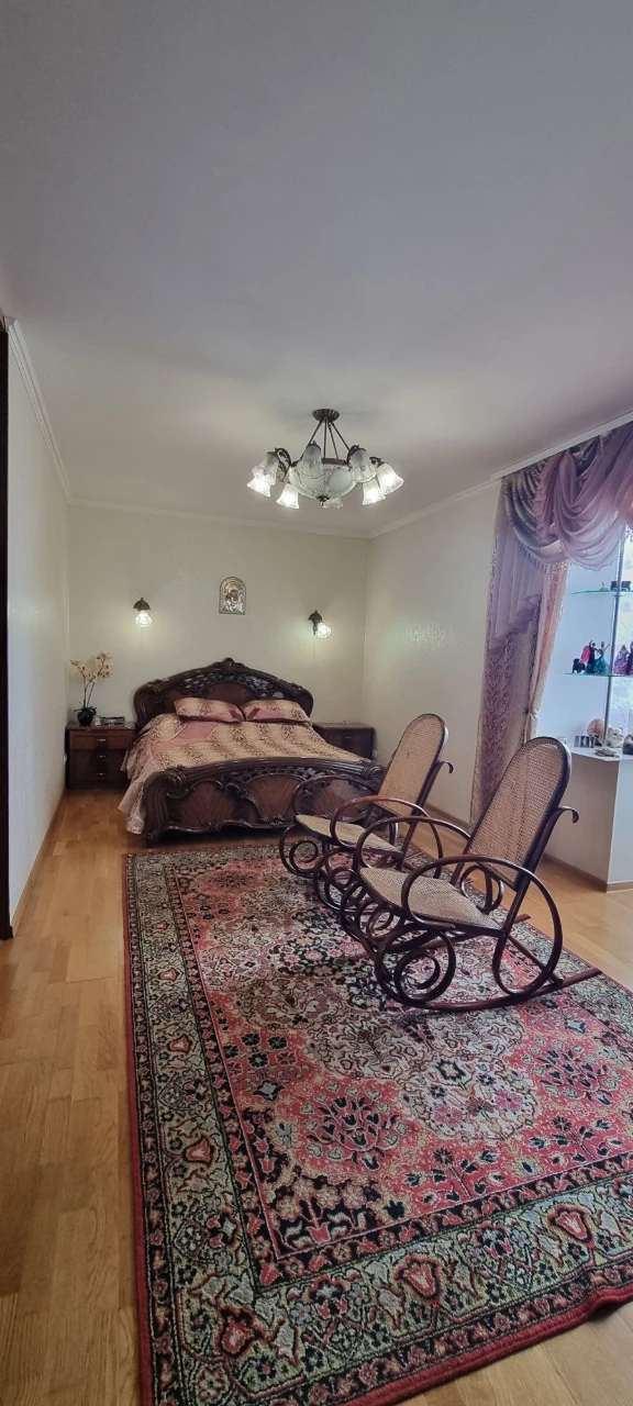 Продається 3 кімнатна квартира.