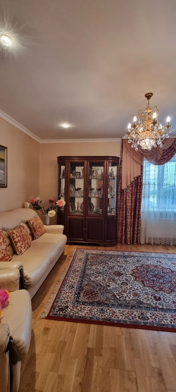 Продається 3 кімнатна квартира.
