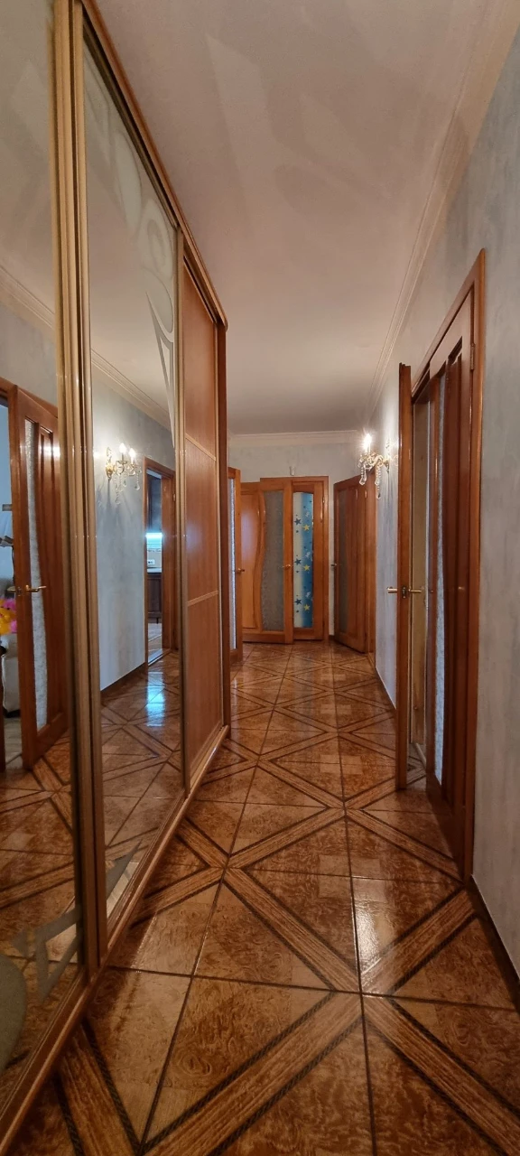 Продається 3 кімнатна квартира.