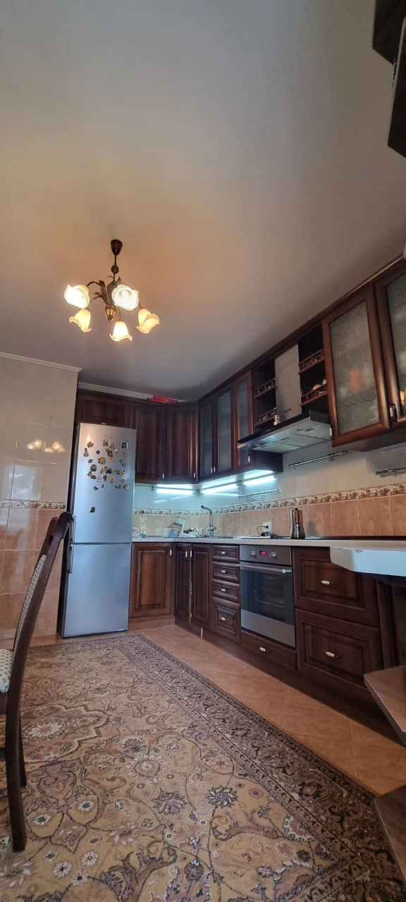 Продається 3 кімнатна квартира.