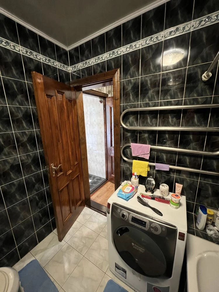 Продається затишна 3-кімнатна квартира площею 68 м² у районі