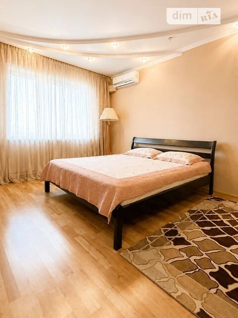 Sale of 3-room apartment 105 sq. m on Oleny Pchilky 4 • ID 345