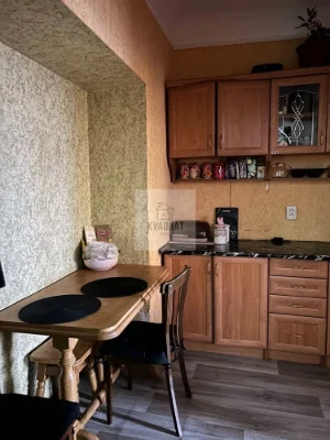Продам 2-кімнатну секцію, р-н Черьомушки