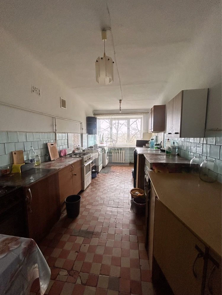 Продам 2-кімнатну секцію, р-н Черьомушки
