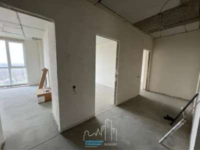 Spacious apartment with improvements in a completed building!