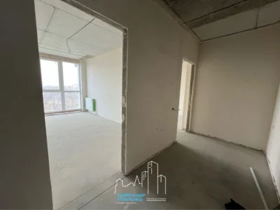 Spacious apartment with improvements in a completed building!