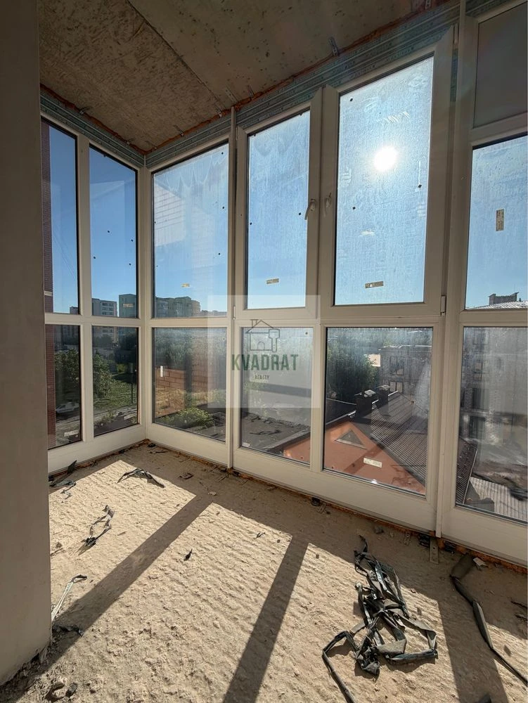 For Sale: Large 3-bedroom apartment in the "VTM" residential complex, Zhovtneve district