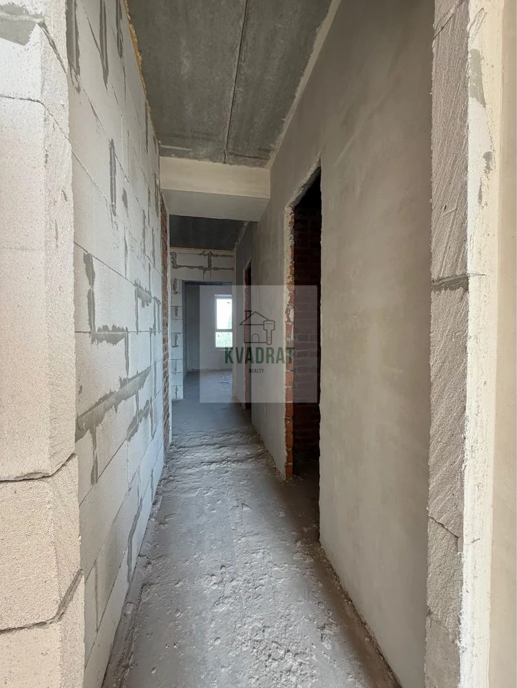For Sale: Large 3-bedroom apartment in the "VTM" residential complex, Zhovtneve district