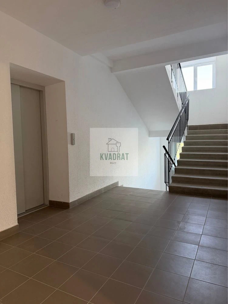 For Sale: Large 3-bedroom apartment in the "VTM" residential complex, Zhovtneve district