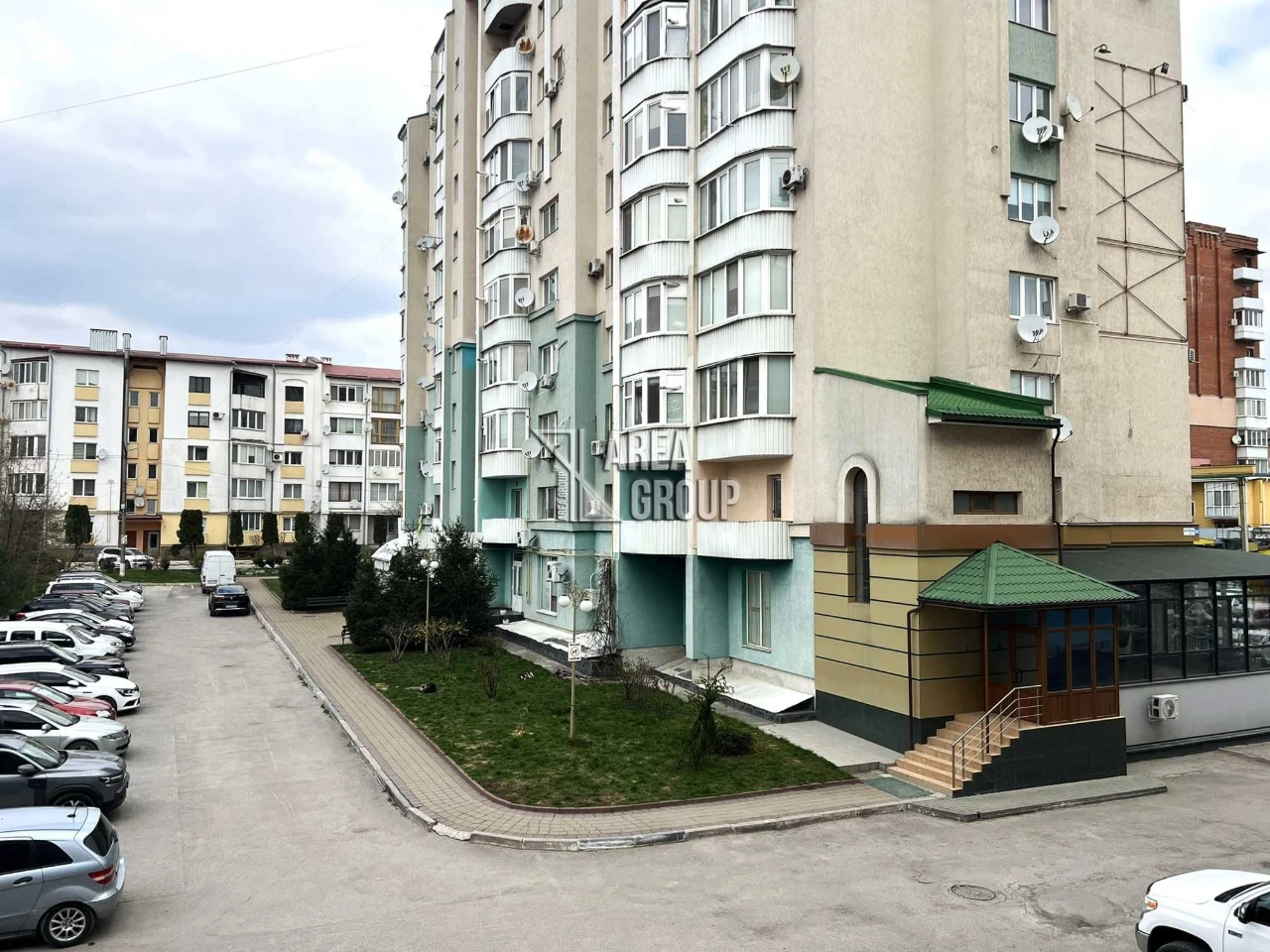 Центр міста! 1-кімнатна квартира-студія на 2-му поверсі.