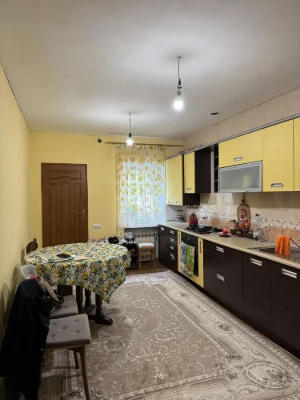 Продам 3-кім.  квартиру м-н Жовтневий
