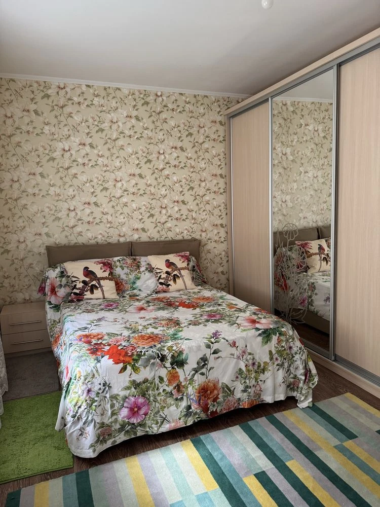 Продам 3-кім.  квартиру м-н Жовтневий