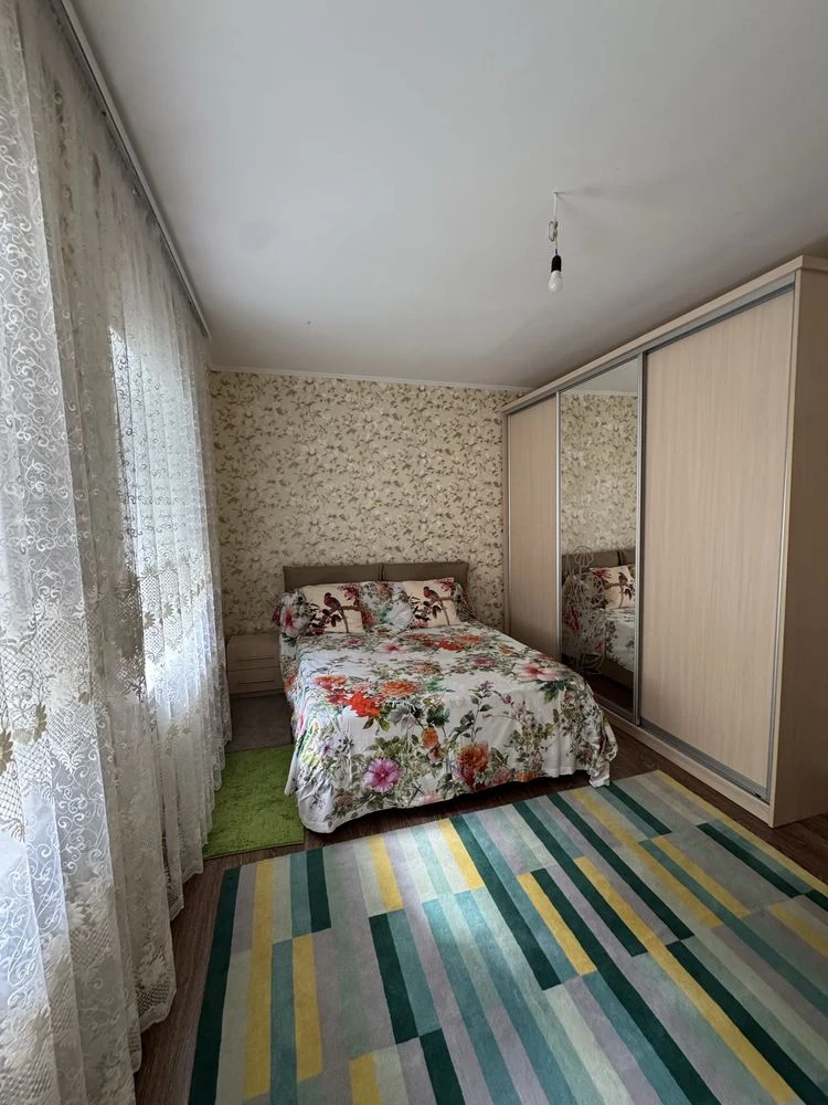 Продам 3-кім.  квартиру м-н Жовтневий