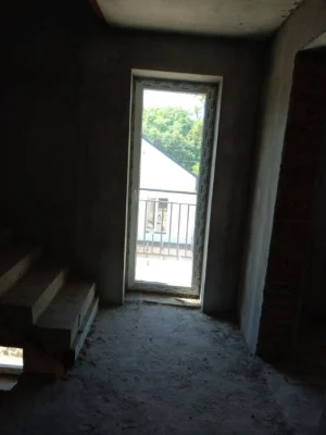 Продається 2 кімнатна квартира загальною площею 80 м.кв в мі