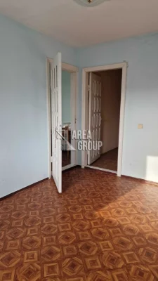Продається велика 4-кімнатна квартира біля парку на мікрорай