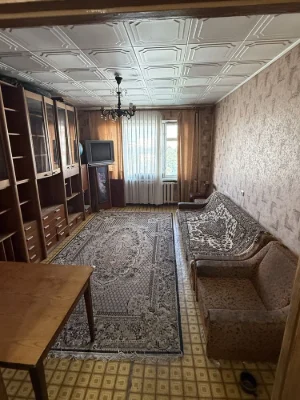For Sale: 3-bedroom apartment in the city of Netishyn