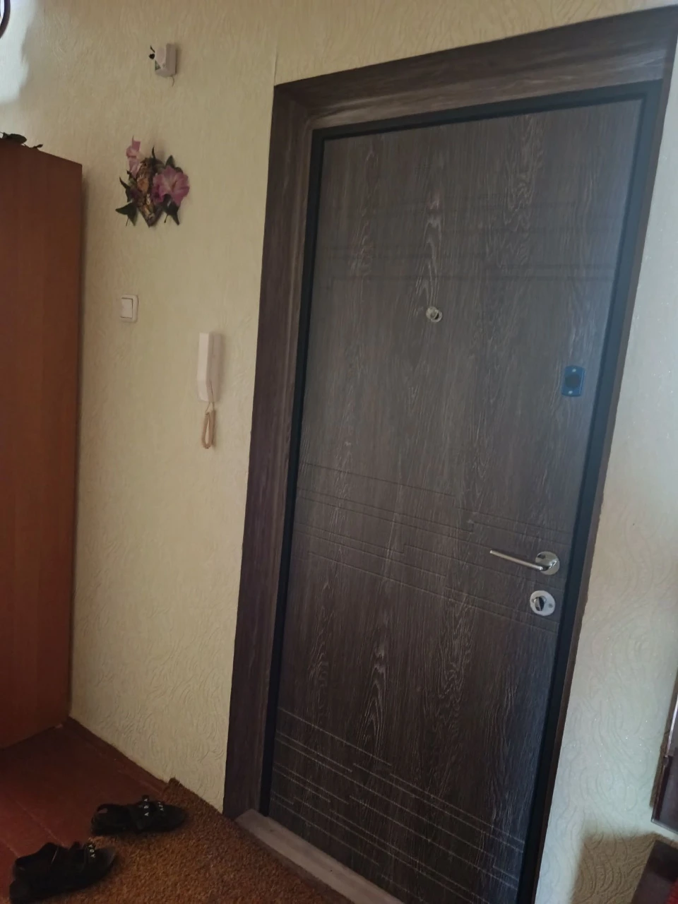 Продається 2 -кімнатна квартира