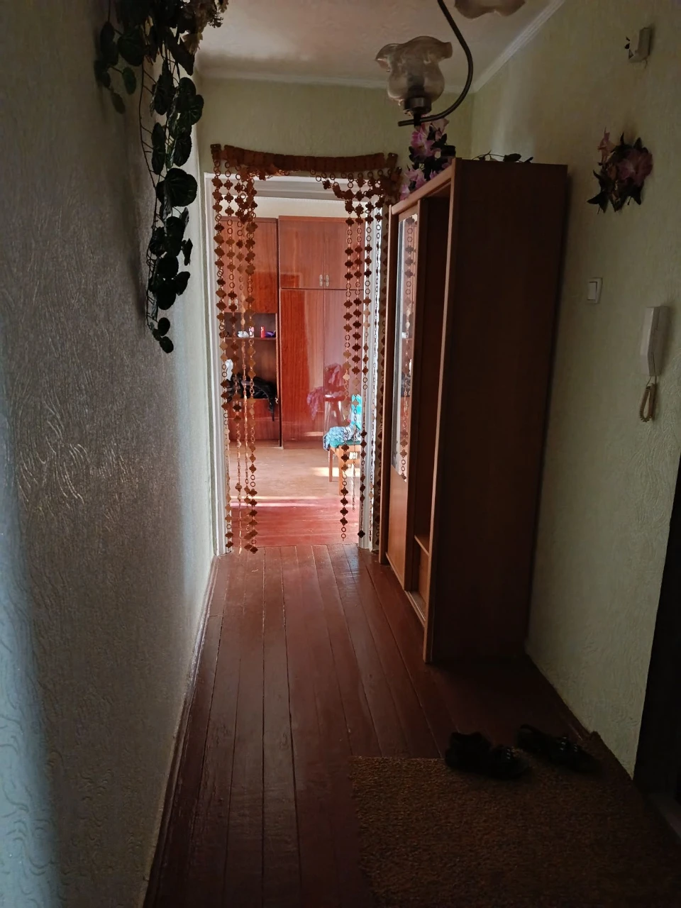 Продається 2 -кімнатна квартира