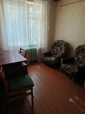 Продається 2 -кімнатна квартира