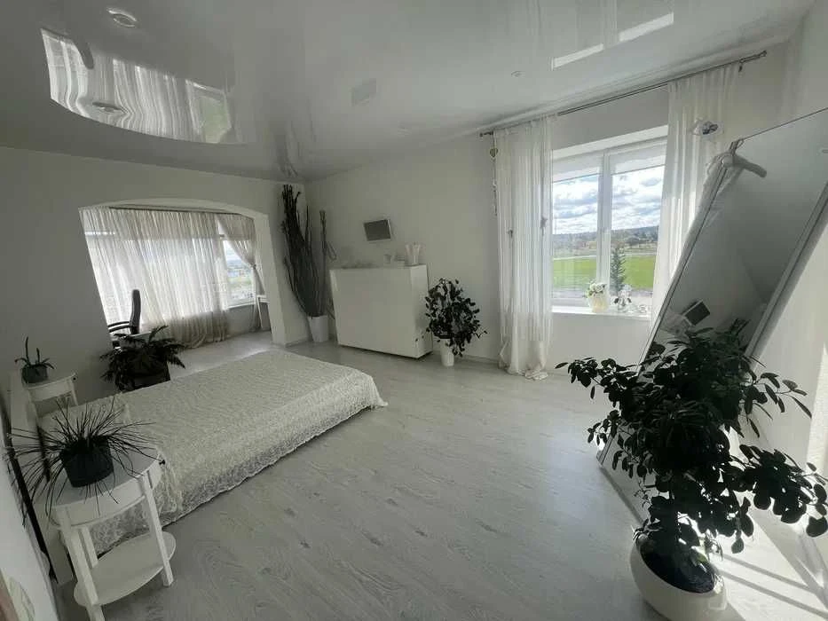 Sale of a 4-room apartment with renovation!