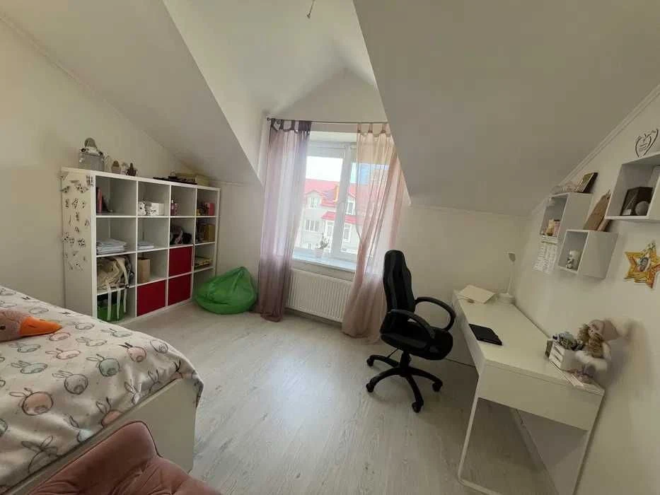 Sale of a 4-room apartment with renovation!