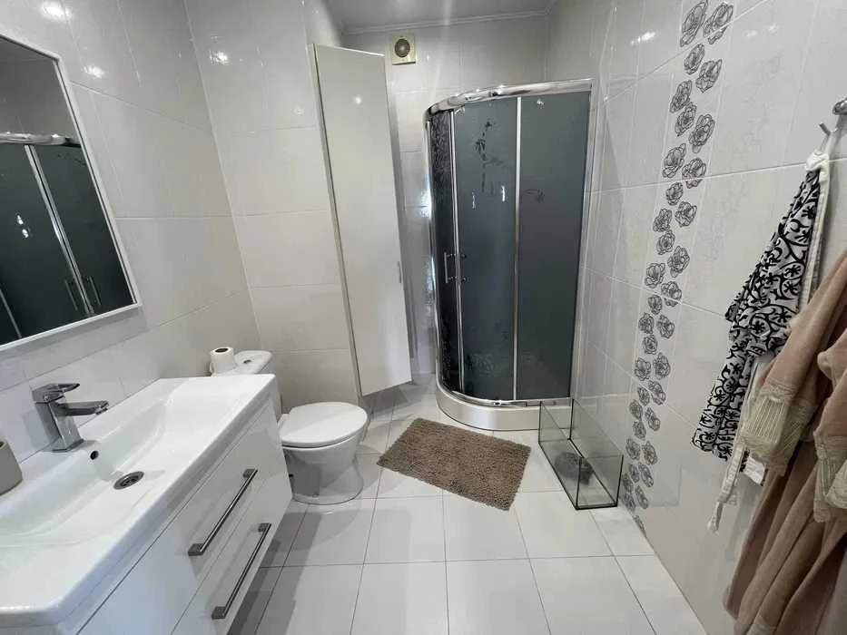 Sale of a 4-room apartment with renovation!