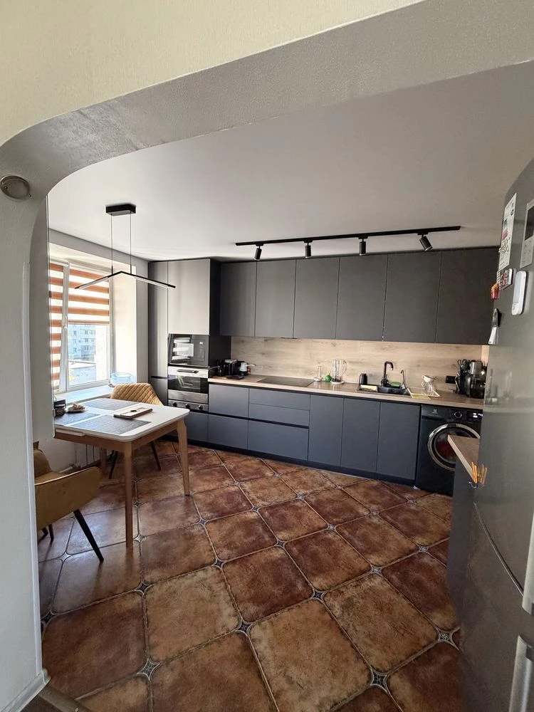 Sale of a 2-bedroom furnished apartment
