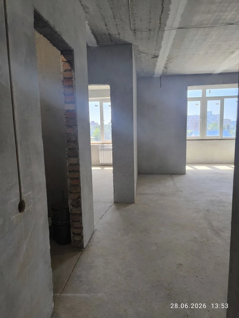 Продаж просторої квартири 72,8 м² із зручним плануванням + к