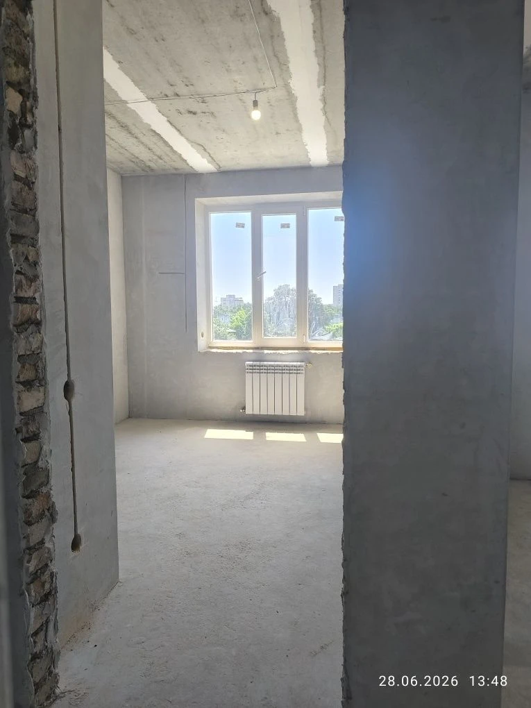 Продаж просторої квартири 72,8 м² із зручним плануванням + к
