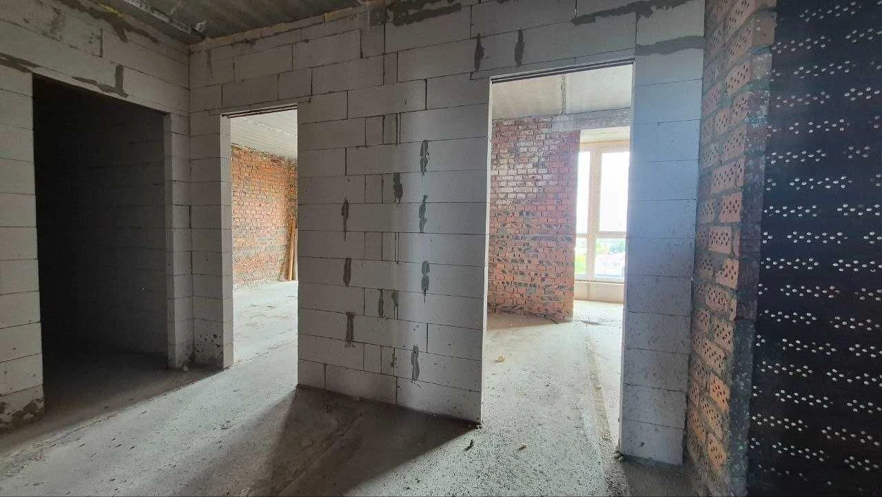 1-room new construction in a modern residential complex in the center of the city of Starokostantyniv