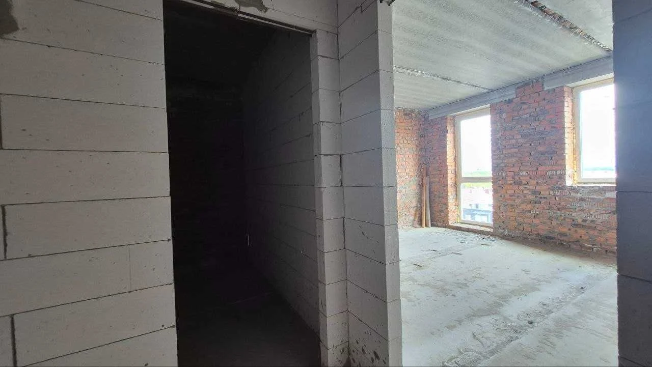 1-room new construction in a modern residential complex in the center of the city of Starokostantyniv