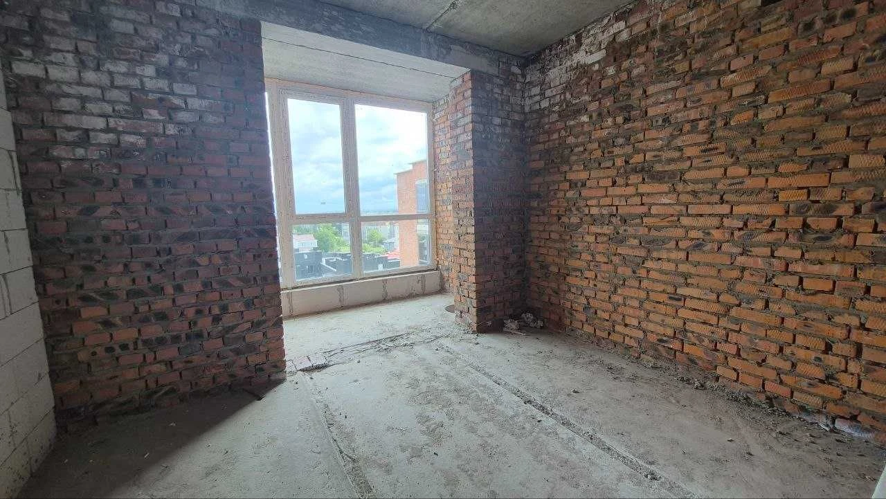1-room new construction in a modern residential complex in the center of the city of Starokostantyniv