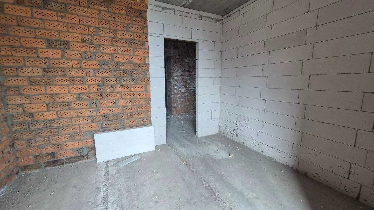 1-room new construction in a modern residential complex in the center of the city of Starokostantyniv