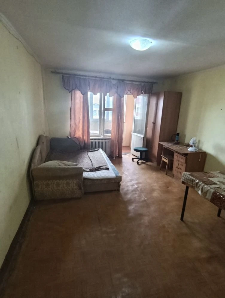 Продам трикімнатну квартиру